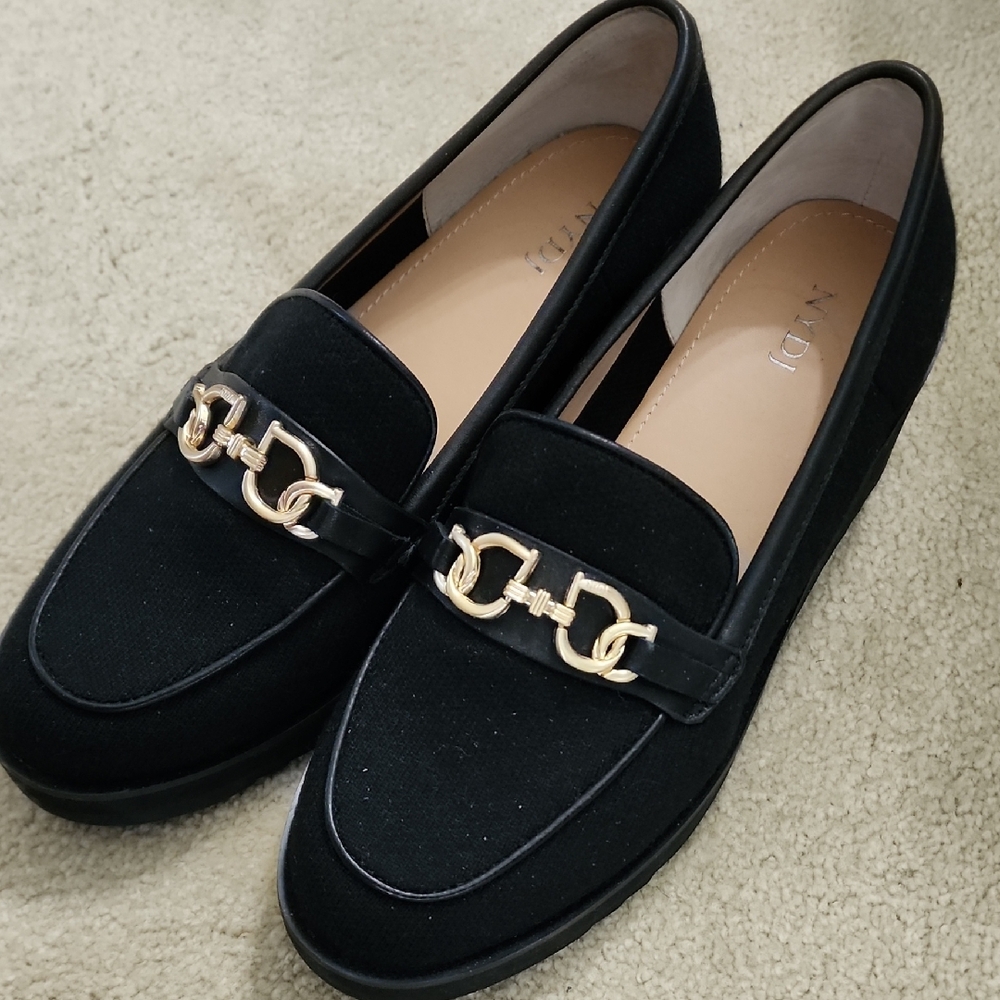NYDJ Elegant Black Loafers with Gold Chain
